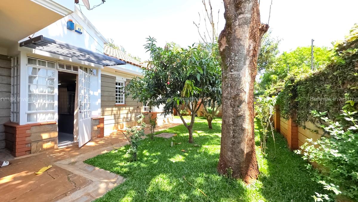 3 Bed Townhouse with En Suite at Old Runda. - 2