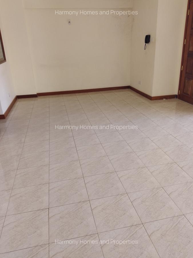 3 Bed Apartment with En Suite at Parklands Road - 7