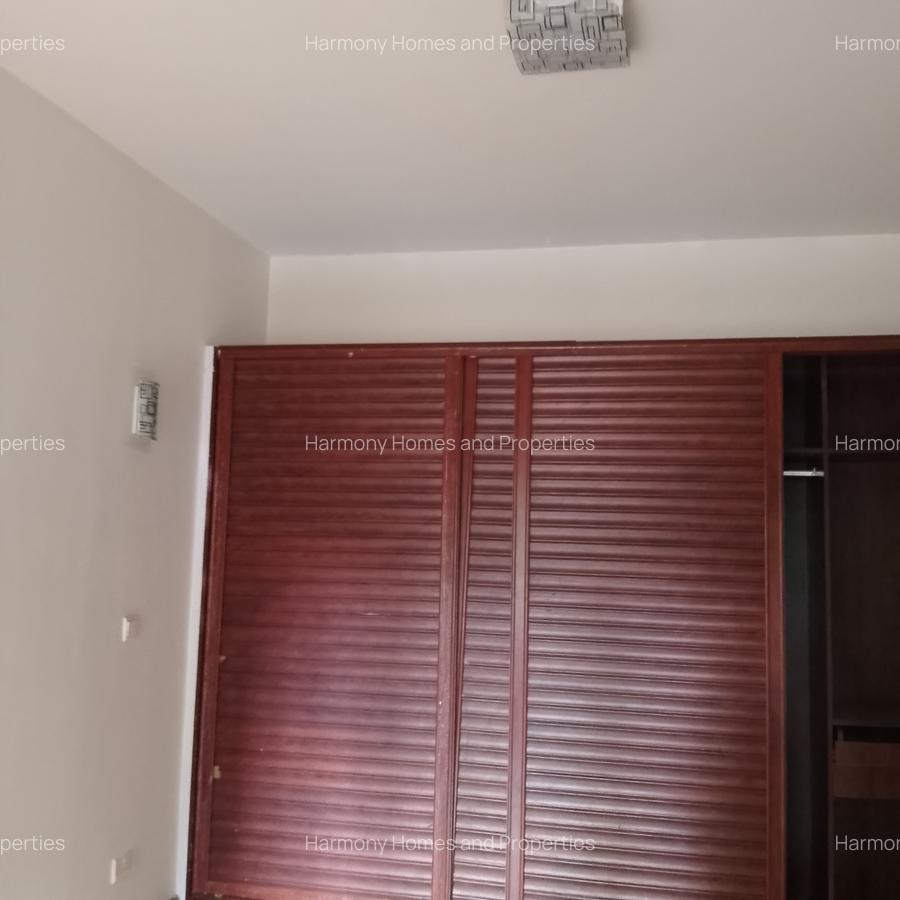 5 Bed Townhouse with En Suite at Parklands - 9