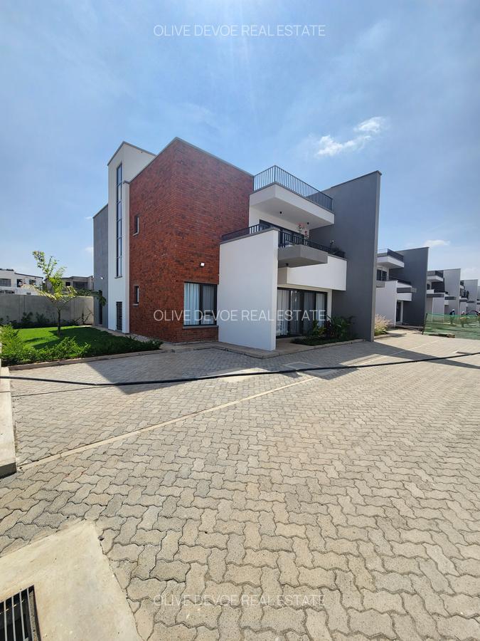 4 Bed Townhouse with En Suite in Langata - 1