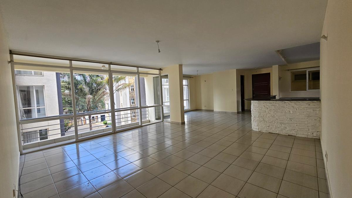 3 Bed Apartment with En Suite in Lavington - 1