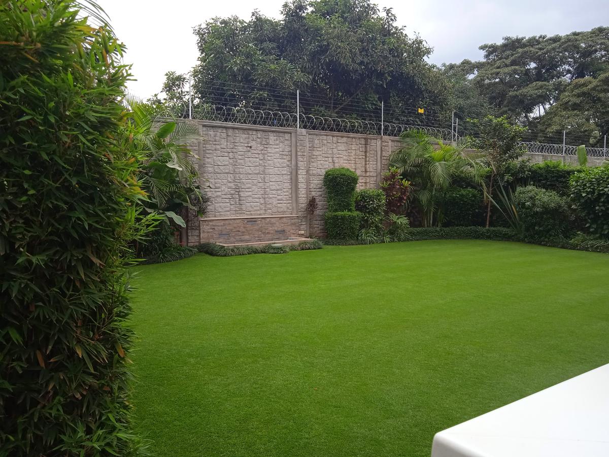 4 Bed House with En Suite in Runda - 17