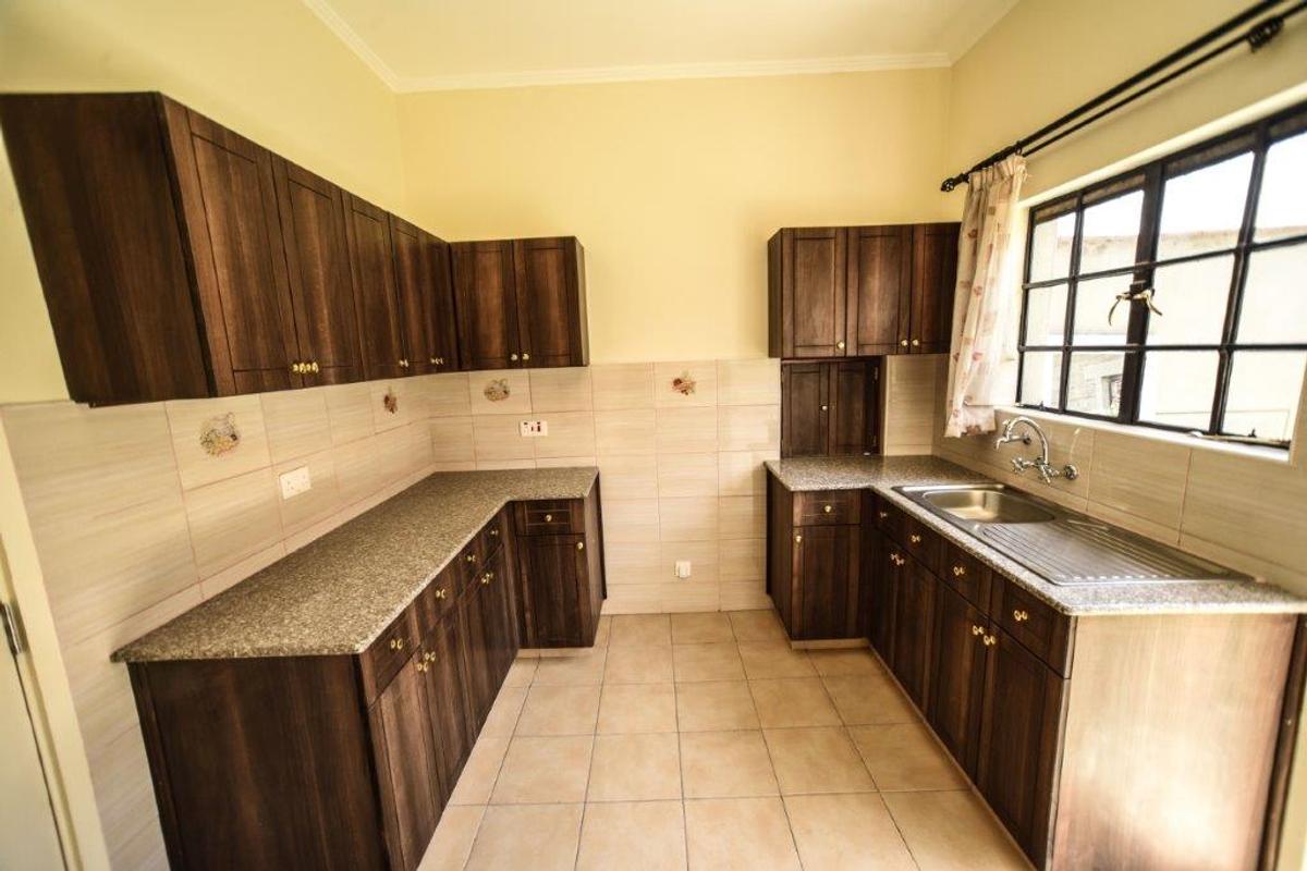 3 Bed House with En Suite at Near Nairobi - Mombasa Expressway - 13