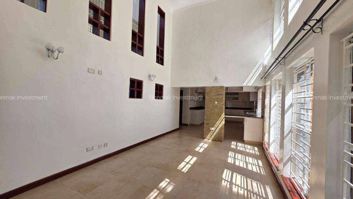 4 Bed House with En Suite at Old Runda - 10