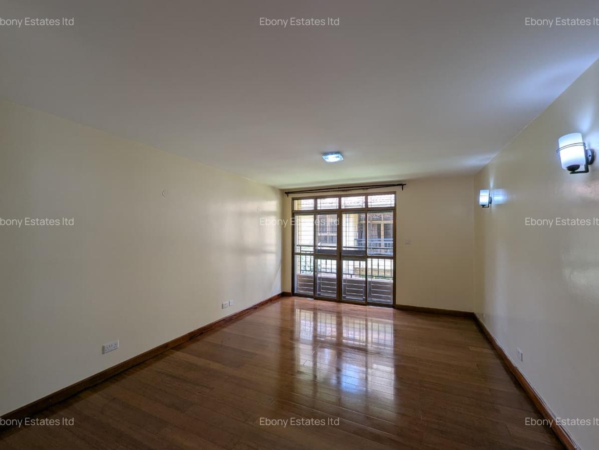 5 Bed Townhouse with En Suite in Lavington - 2