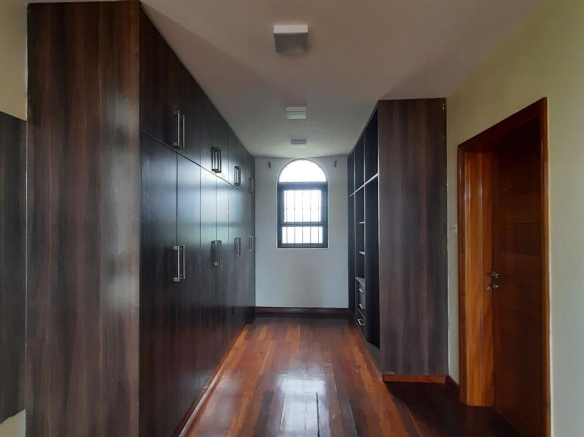 5 Bed House in Runda - 12
