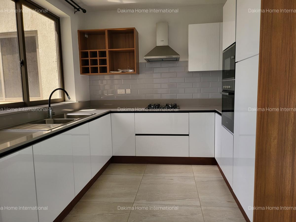2 Bed Apartment with En Suite in Rhapta Road - 1