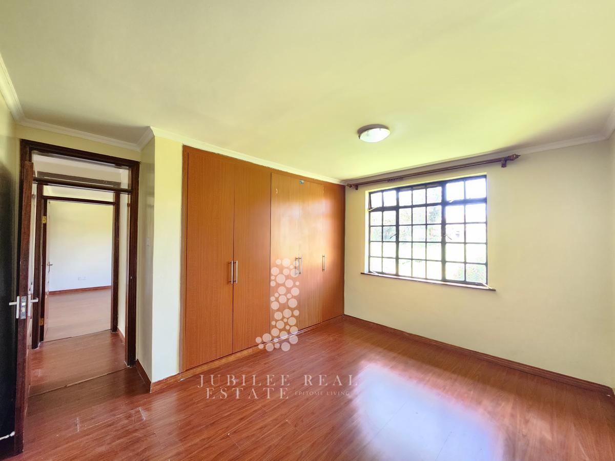 4 Bed Townhouse with En Suite in Kiambu Road - 18