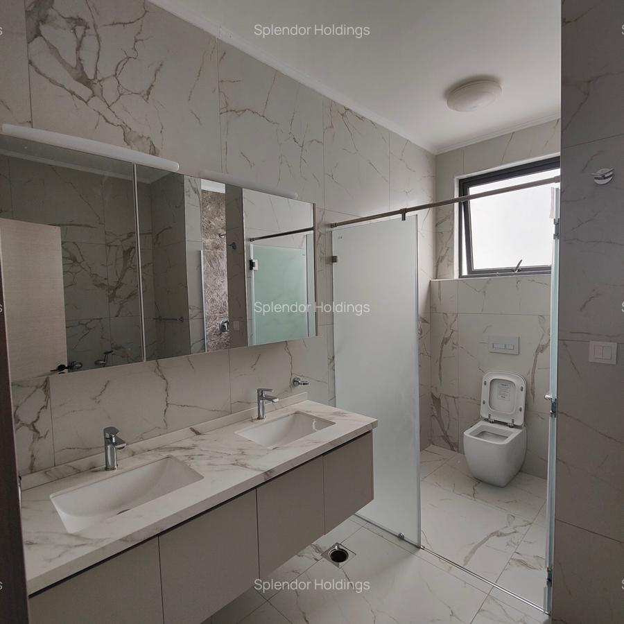 5 Bed Townhouse with En Suite in Lavington - 7