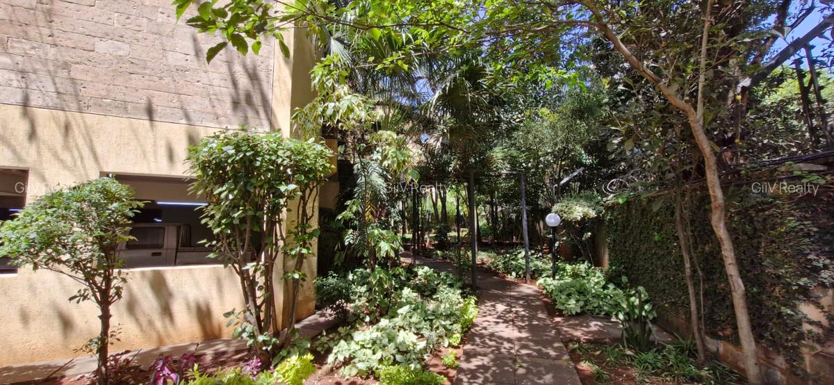 3 Bed Apartment with En Suite in Westlands Area - 13