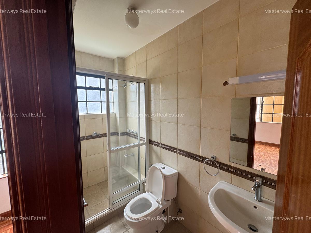 3 Bed Apartment with En Suite in Lavington - 19