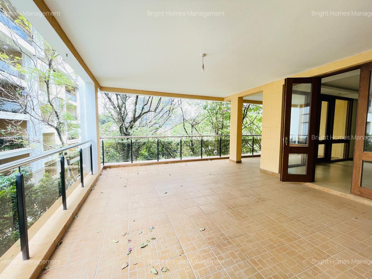 4 Bed Apartment with En Suite in Riverside - 5