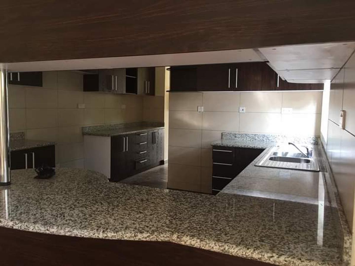 4 Bed Townhouse with En Suite in Lavington - 16
