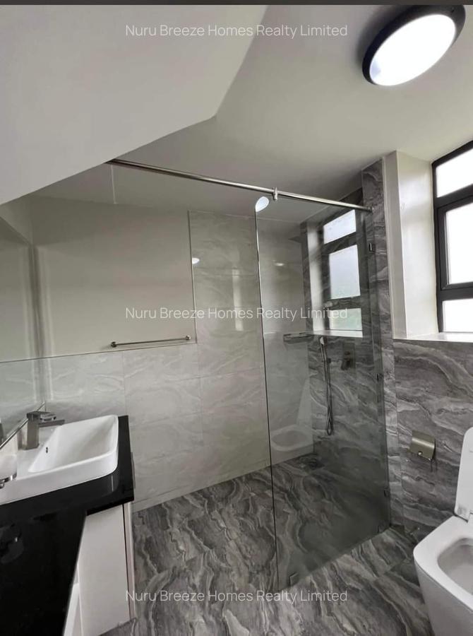 3 Bed Apartment with En Suite in Riverside - 8