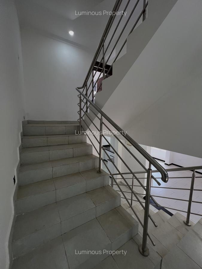4 Bed Townhouse with En Suite at Kamakis - 4