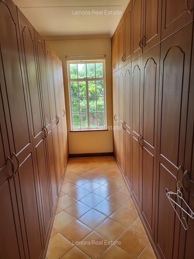 5 Bed Villa with En Suite in Nyari - 7