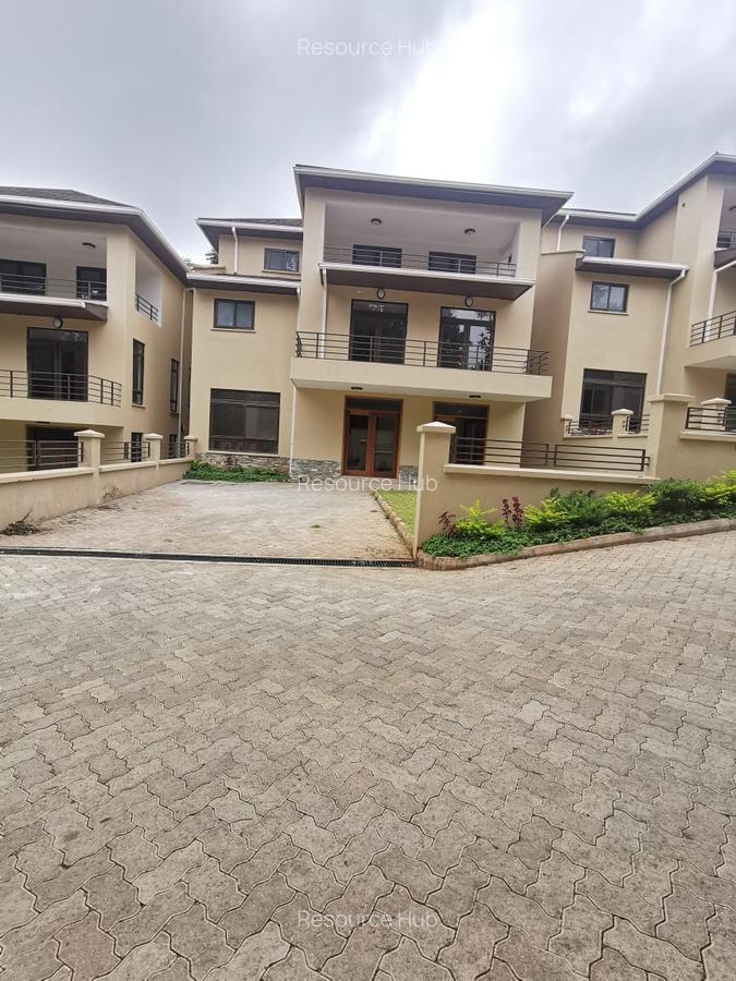 5 Bed Townhouse with En Suite at Lavington Green - 1
