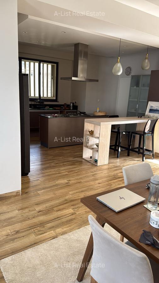 4 Bed Apartment with En Suite at Riverside Drive - 15
