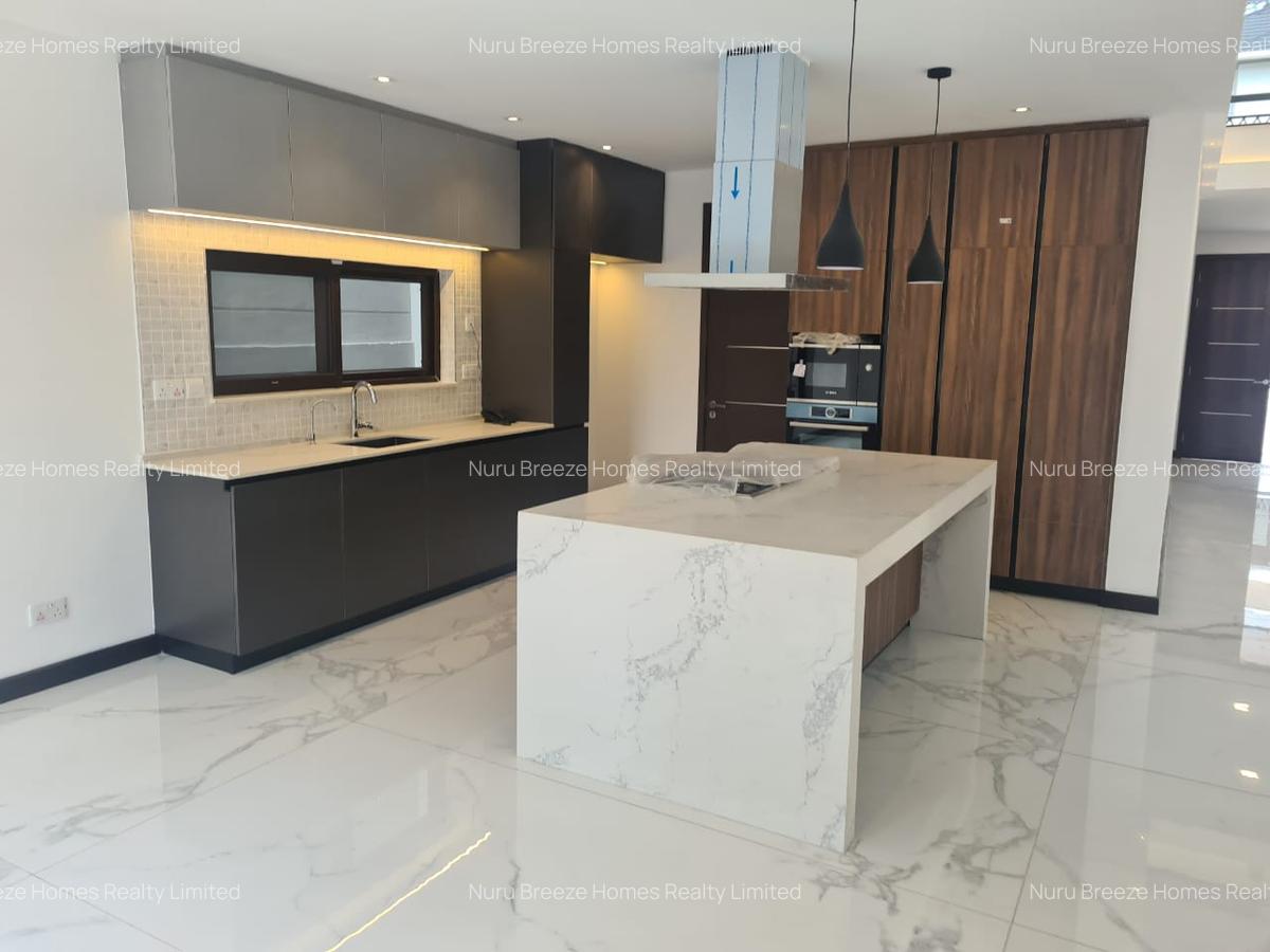 5 Bed Townhouse with En Suite in Westlands Area - 4