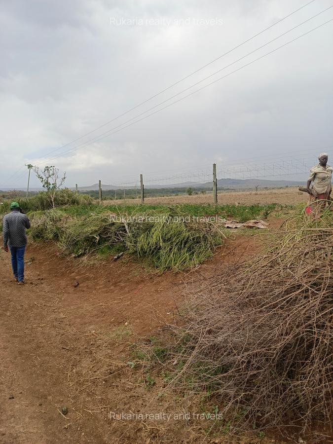 5 ac Land at Meru Isiolo High Way - 1