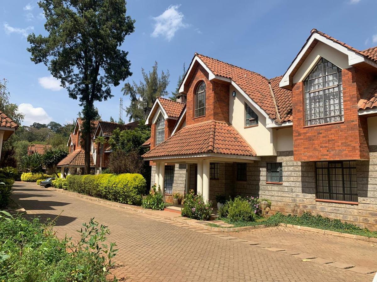 4 Bed Townhouse with En Suite at Lavington - 1