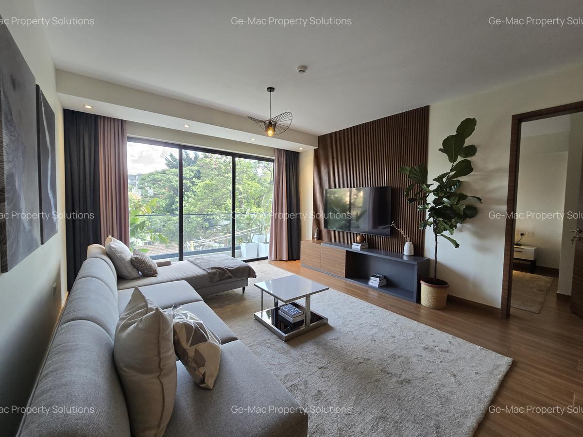 3 Bed Apartment with Swimming Pool in Riverside - 11