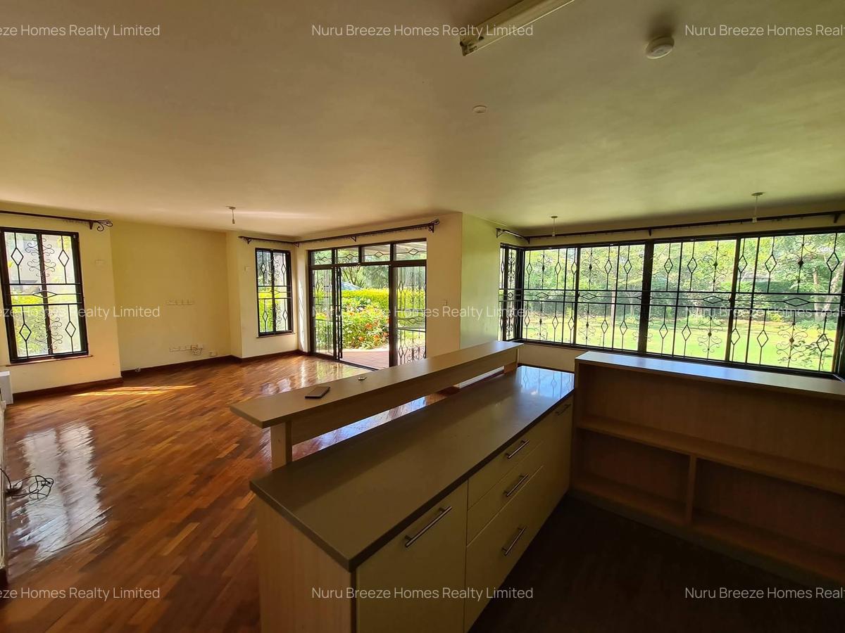 4 Bed Townhouse with En Suite in Ridgeways - 3