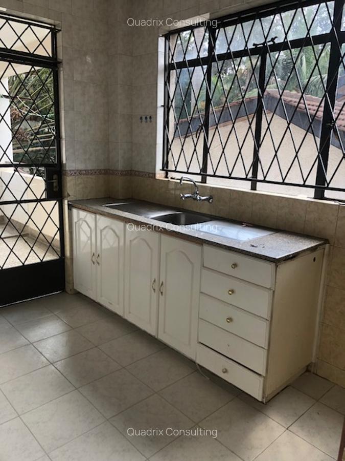 Serviced 2 Bed Apartment with En Suite at Argwings Khodeck Road - 11