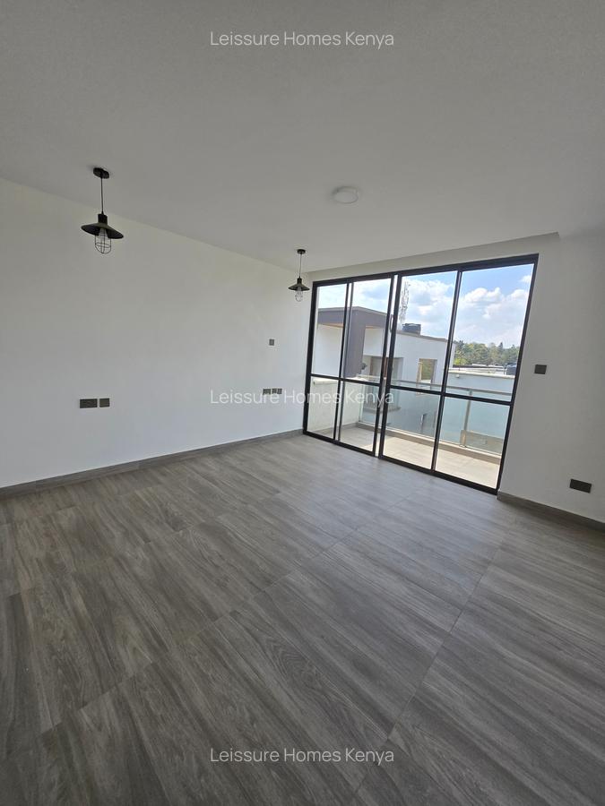 5 Bed Villa with En Suite at Apple Cross - 16