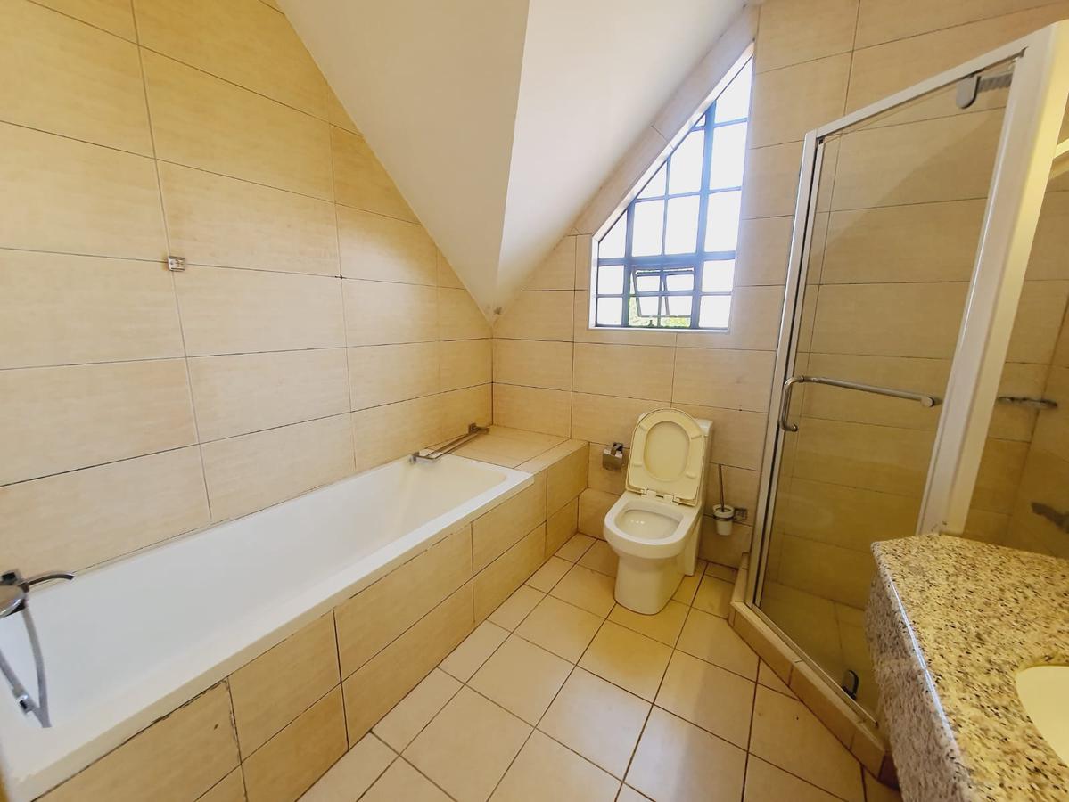 4 Bed Townhouse with En Suite at Lavington - 9