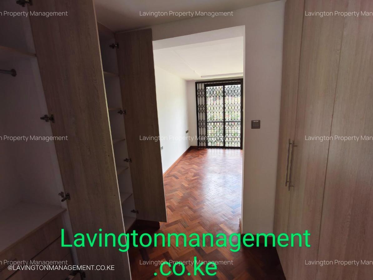 5 Bed Townhouse with En Suite at Lavington Green - 19