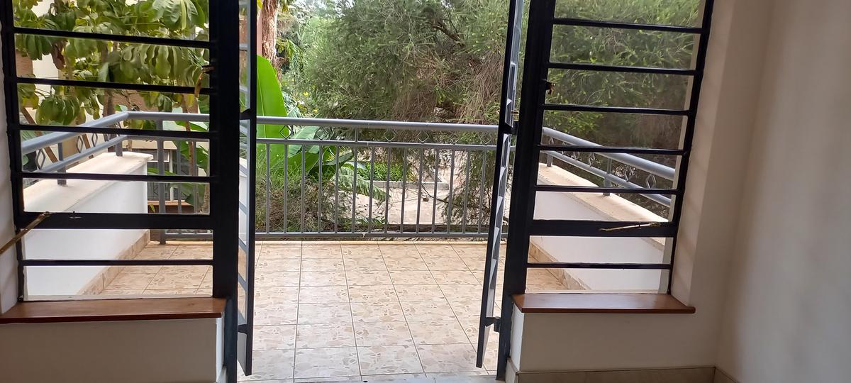 3 Bed Apartment with En Suite in Westlands Area - 16