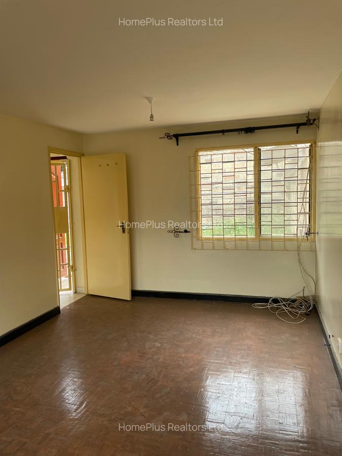 3 Bed House with En Suite at Green Fields Estate - 4