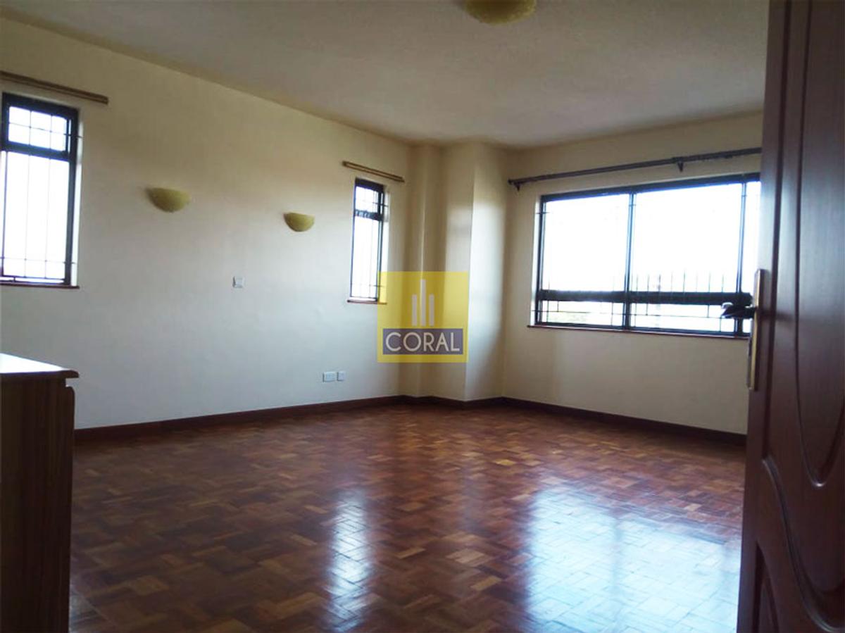 3 Bed Apartment with En Suite in Kilimani - 4