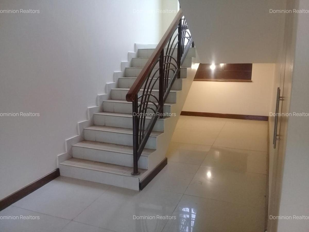 4 Bed Townhouse with Gym in Westlands Area - 10