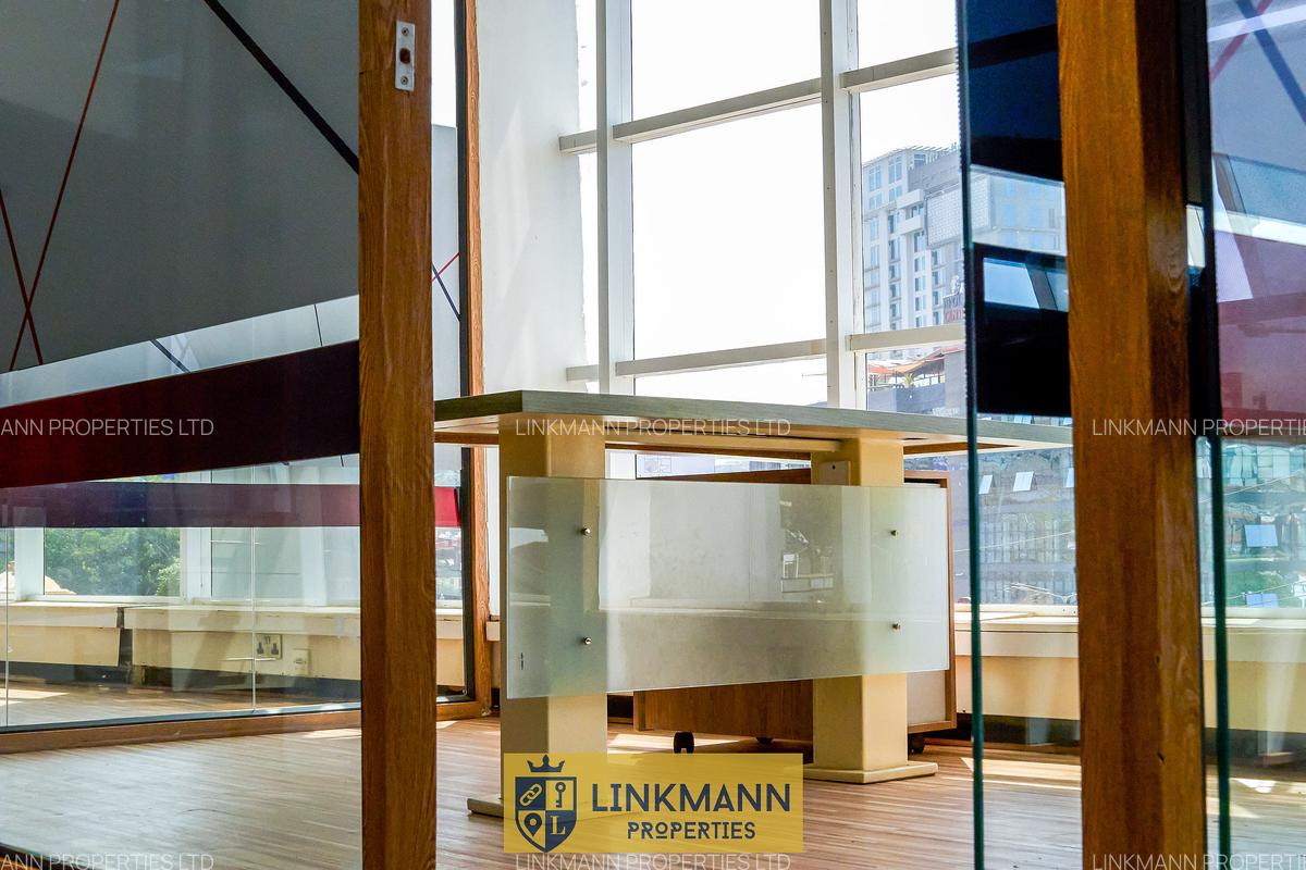 1,700 ft² Office with Service Charge Included in Westlands Area - 6