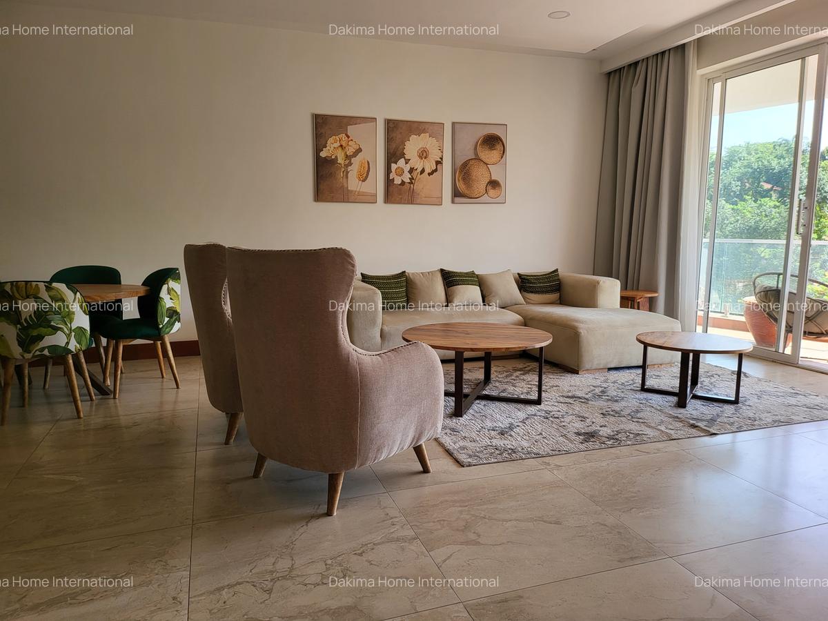 Serviced 2 Bed Apartment with En Suite in Parklands - 8