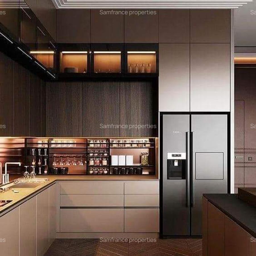 3 Bed Apartment with En Suite at Links Road - 2