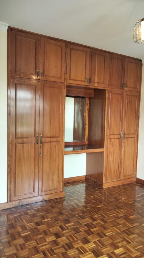 3 Bed Apartment with En Suite at Off Riverside Drive - 13