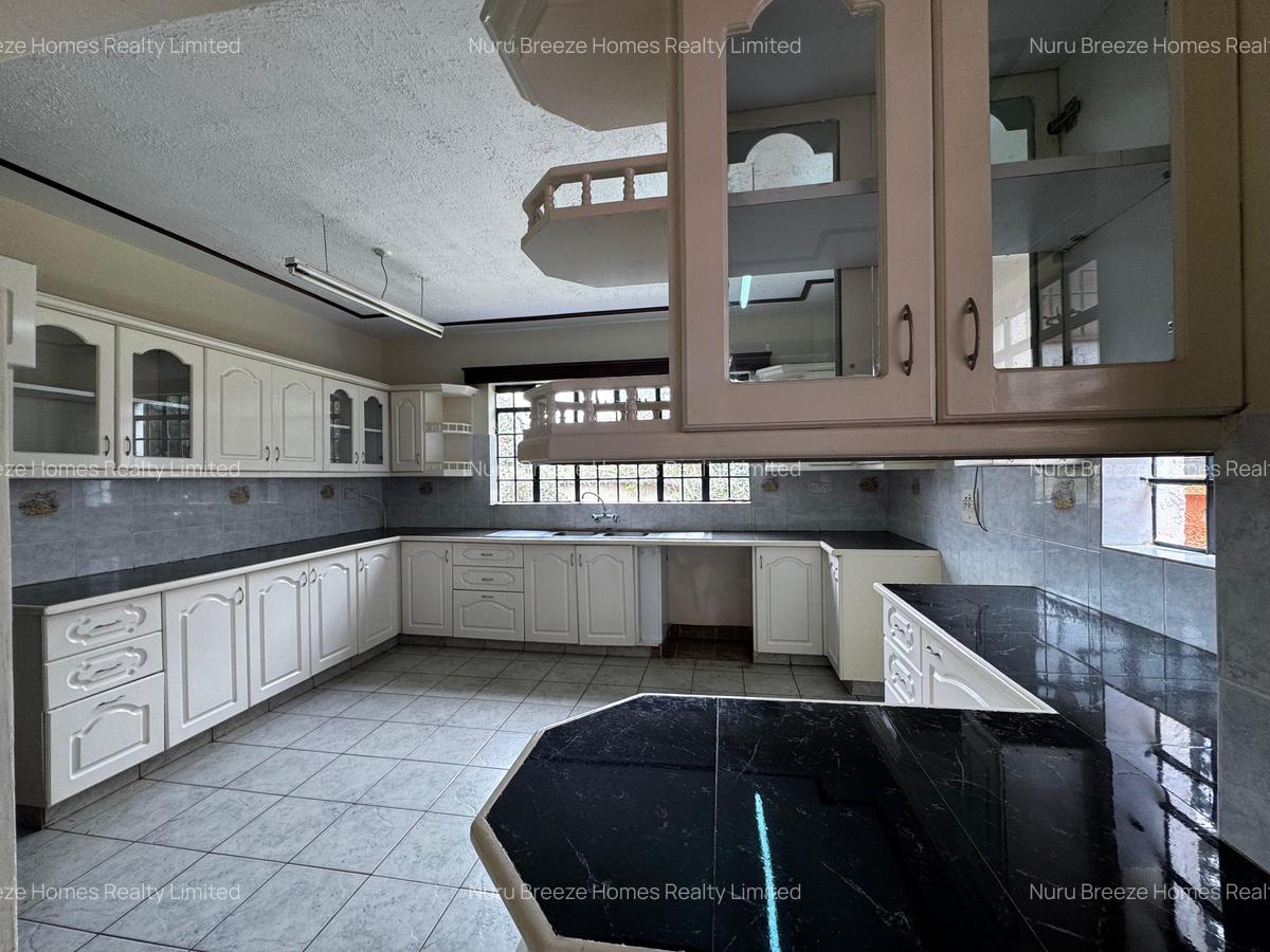 4 Bed House with En Suite in Runda - 7