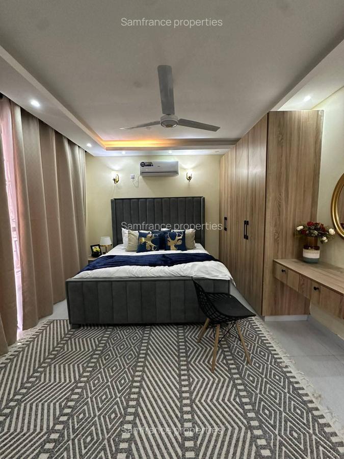 3 Bed Apartment with En Suite at Beach Road - 4