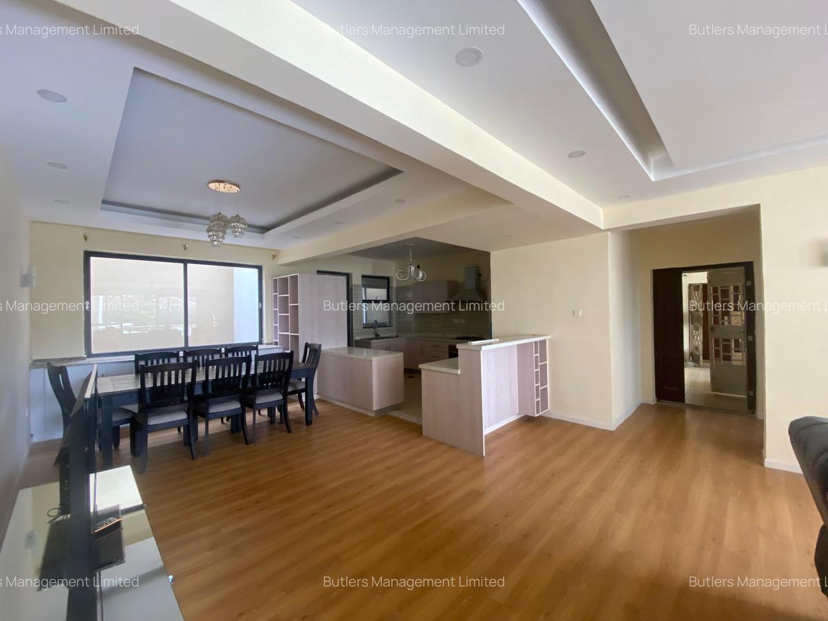 4 Bed Apartment with En Suite in Brookside - 3