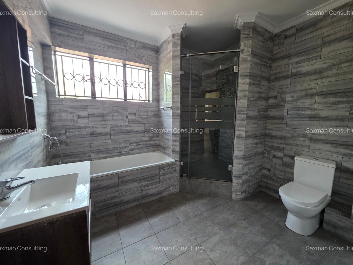 4 Bed Townhouse with En Suite in Runda - 12