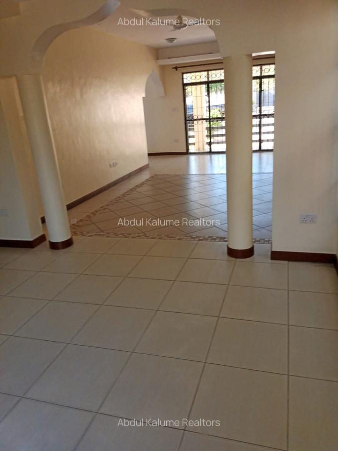 4 Bed Villa with En Suite at Nyali Mombasa - 9