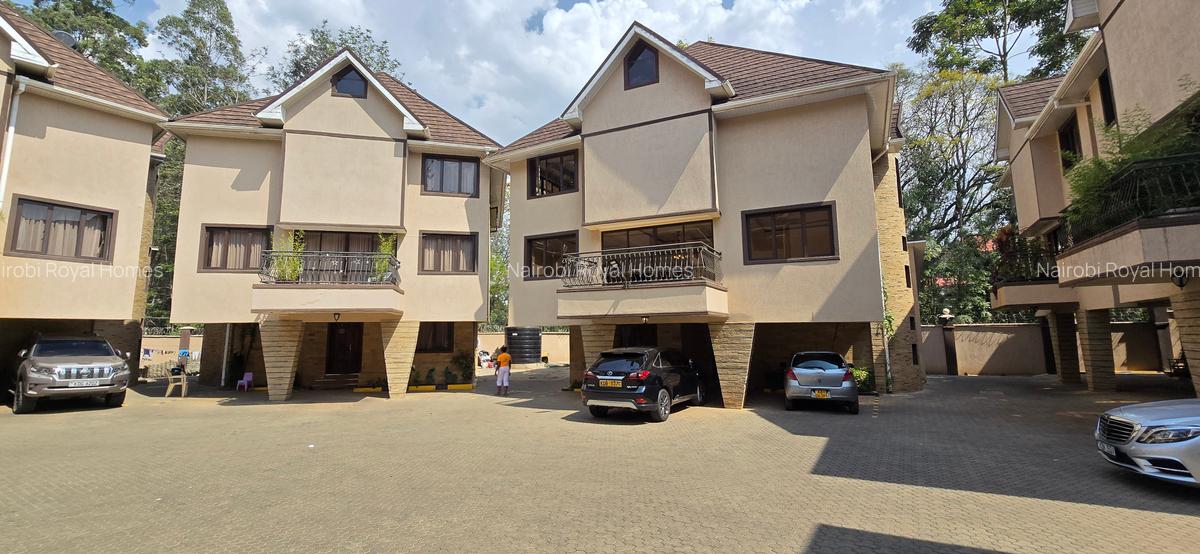 5 Bed Townhouse with En Suite at Lavington Green - 2