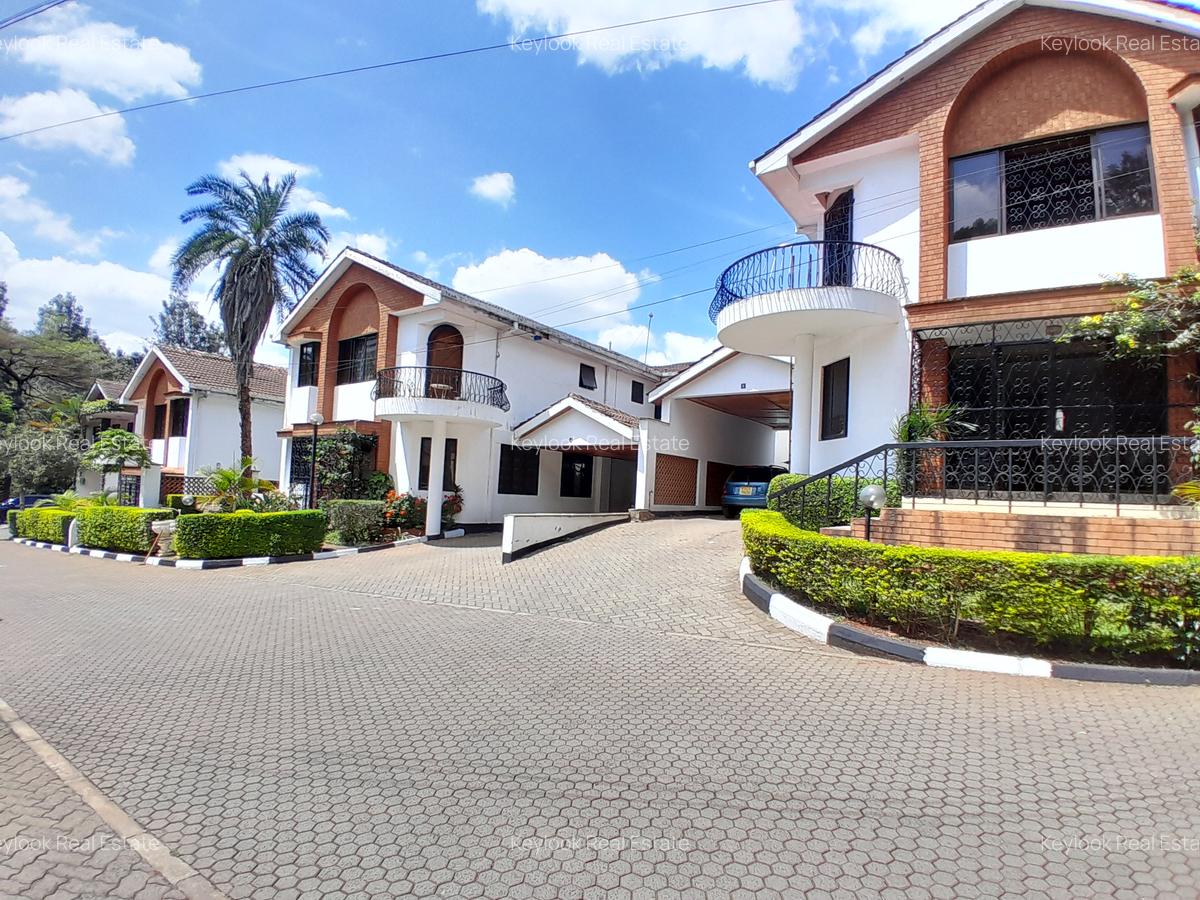 5 Bed Townhouse with En Suite at Elegeyo Marakwet Road - 2