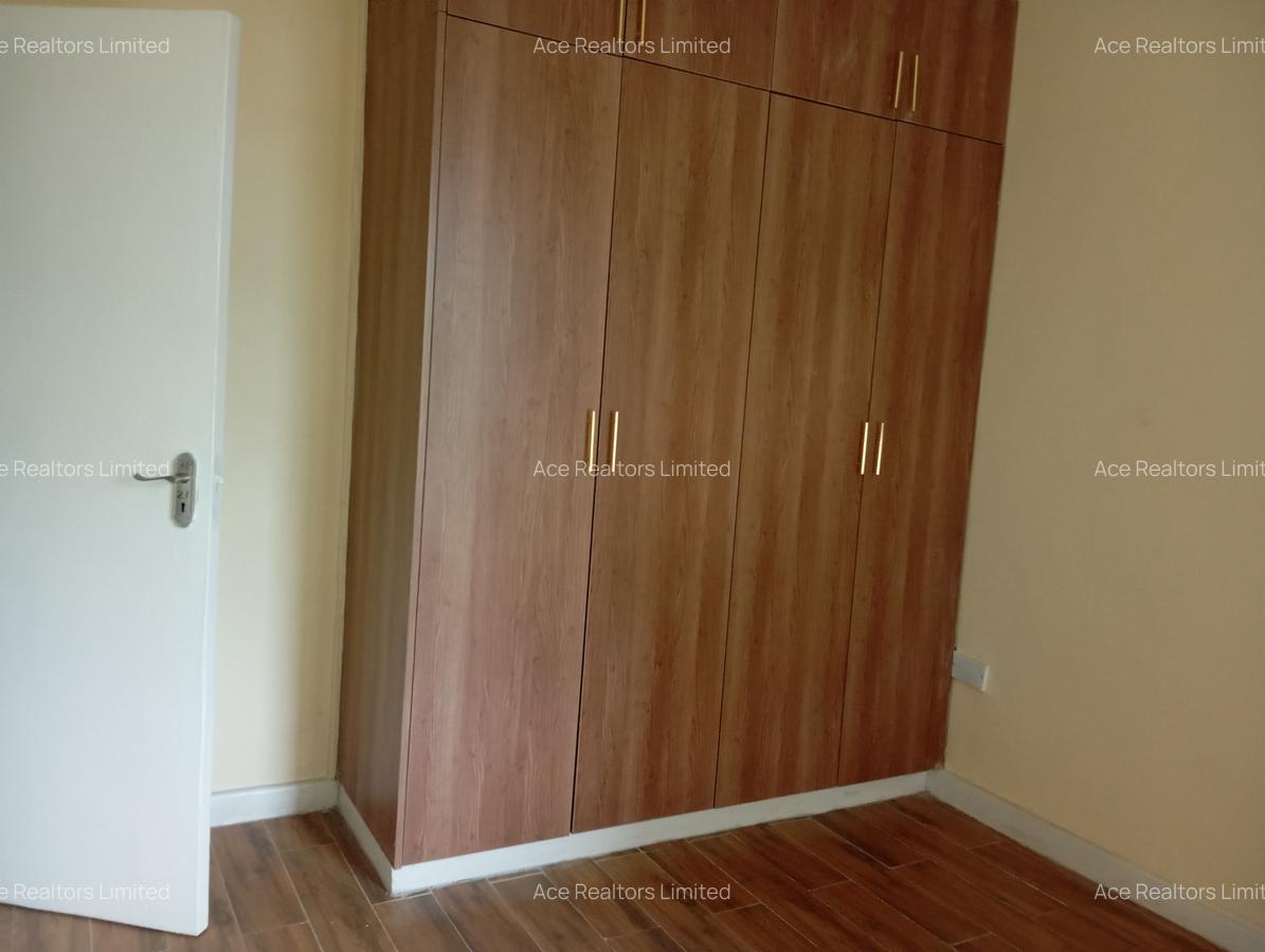 2 Bed Apartment with En Suite at Lavington - 7