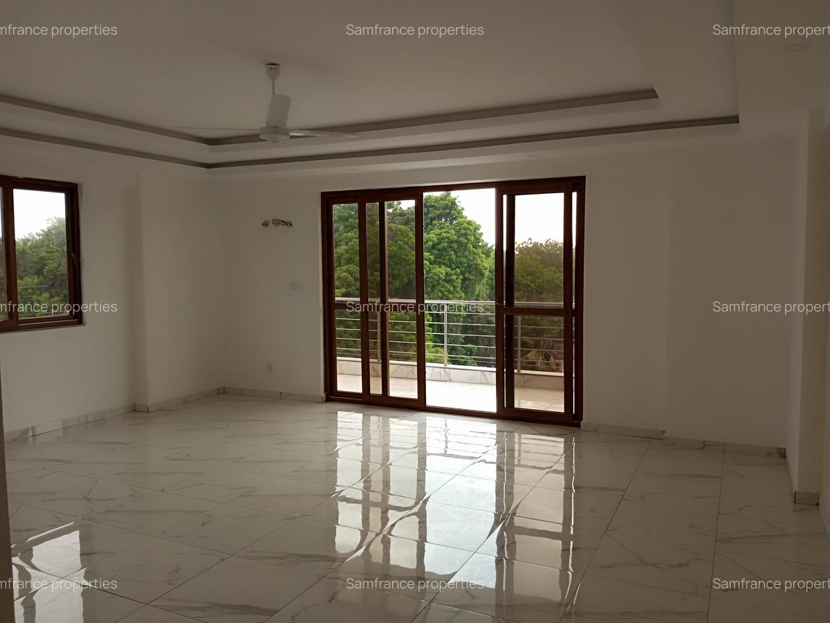 3 Bed Apartment with En Suite at Baobab Road - 11