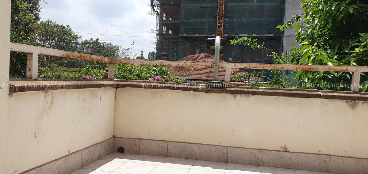 4 Bed House with En Suite at Church Rd - 16