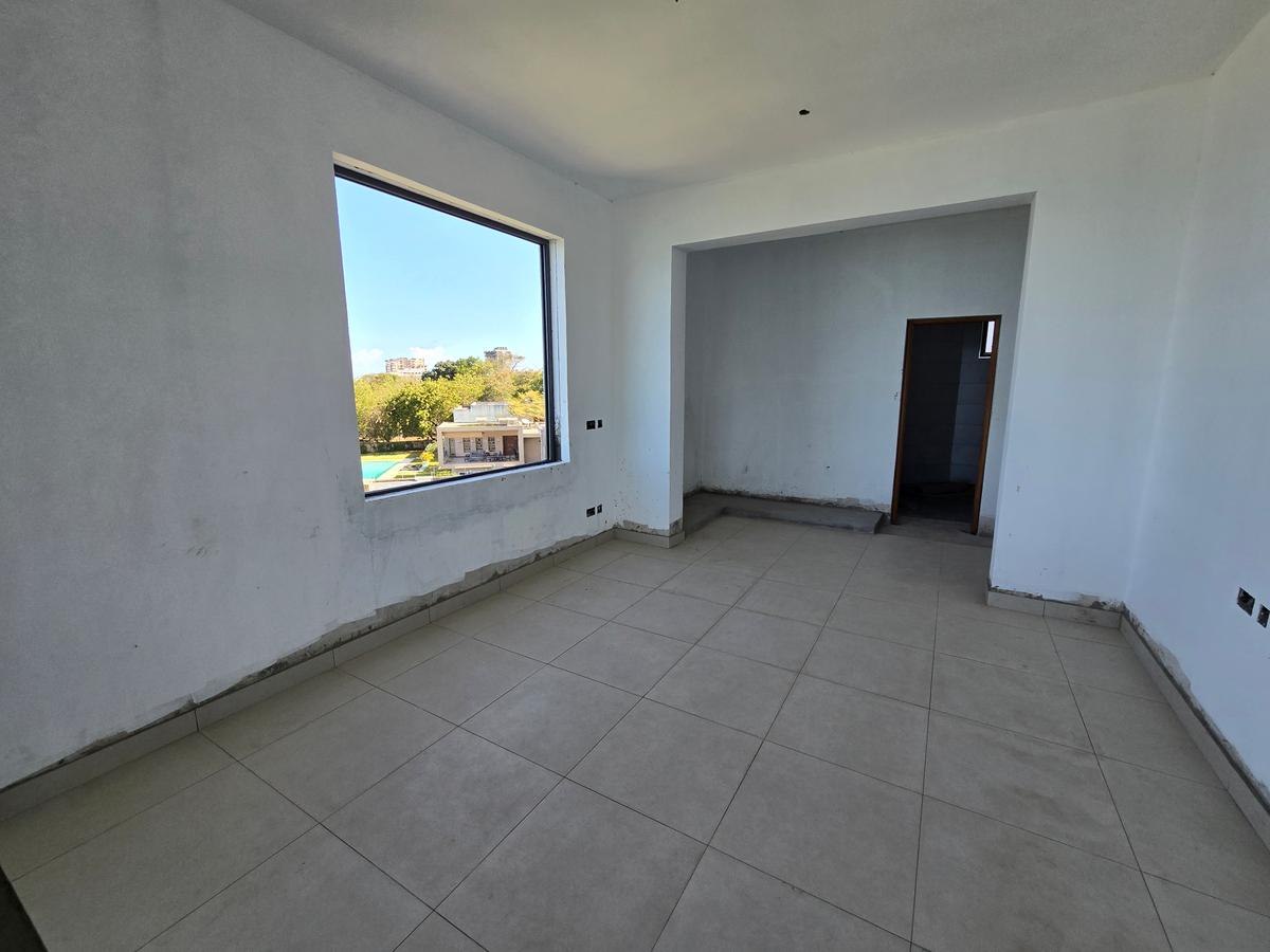 2 Bed Apartment with En Suite in Nyali Area - 4